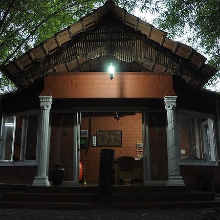 Sunbird Garden Resort Krishnagiri Zimmer foto
