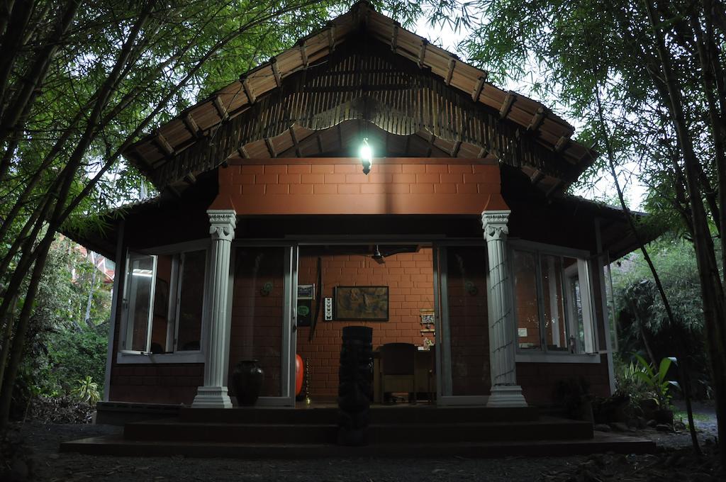 Sunbird Garden Resort Krishnagiri Zimmer foto