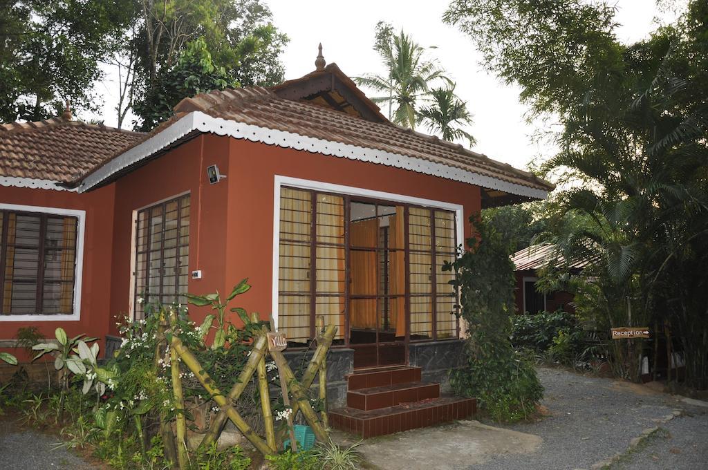 Sunbird Garden Resort Krishnagiri Zimmer foto