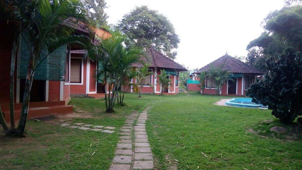 Sunbird Garden Resort Krishnagiri Exterior foto